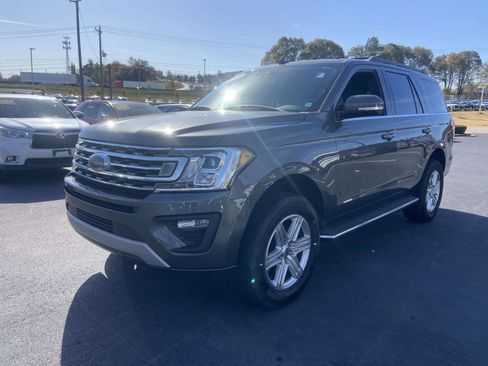 Used 2019 Ford Expedition XLT w/ Equipment Group 202A image 3