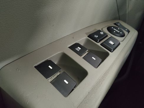 Used 2017 Hyundai Elantra SE image 27