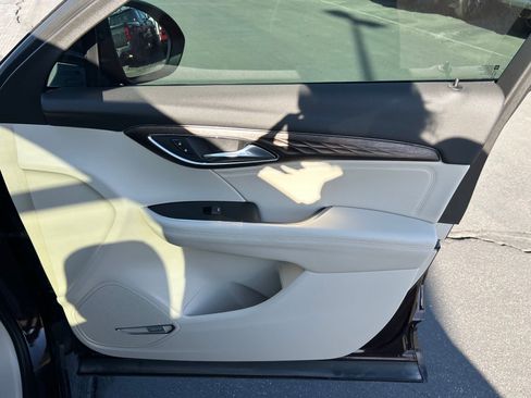 Used 2023 Buick Envision Avenir image 28