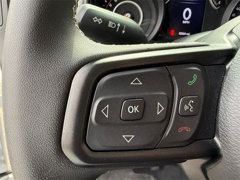 Used 2025 Jeep Wrangler Willys image 32