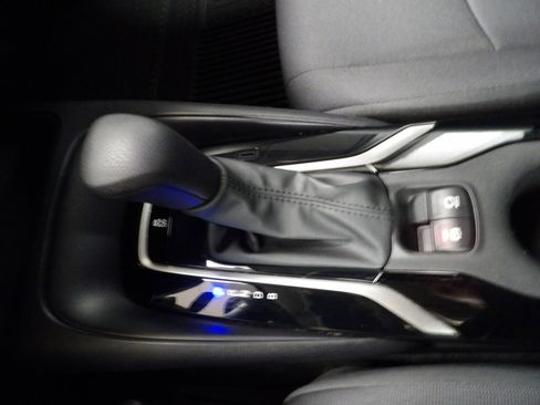 Used 2022 Toyota Corolla LE image 31