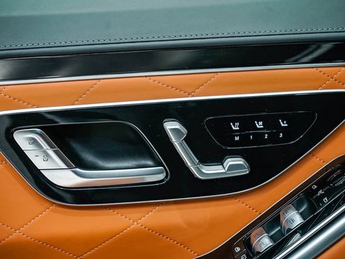 Used 2025 Mercedes-Benz S 580 4MATIC Sedan image 21