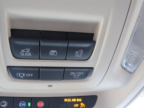 Used 2023 Buick Envision Essence w/ Sport Touring Package image 16