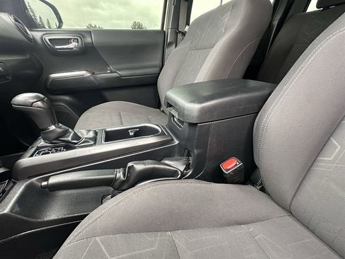 Used 2019 Toyota Tacoma TRD Off-Road image 30