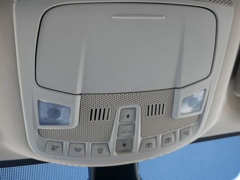 Used 2021 Ford Edge SEL w/ Convenience Package image 32