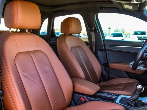 Used 2021 Audi Q3 2.0T Premium w/ Convenience Package image 40