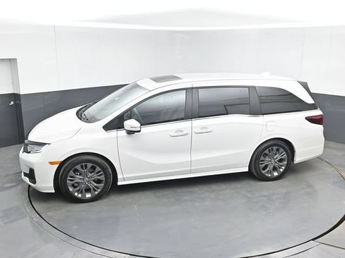 Used 2025 Honda Odyssey Touring image 35