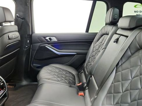 Used 2024 BMW X7 xDrive40i w/ M Sport Package AWD/4WD image 33