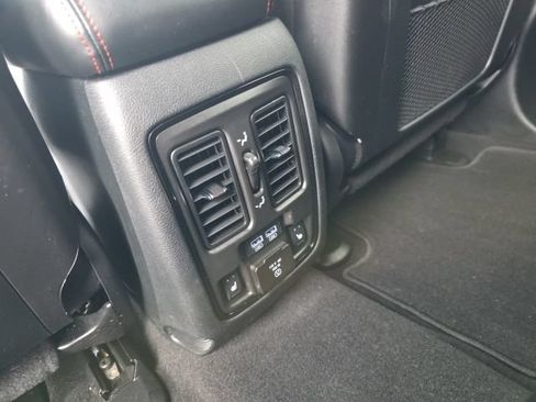 Used 2025 Dodge Durango GT AWD/4WD image 33