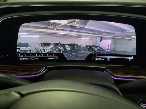 Certified 2022 Cadillac Escalade Premium Luxury image 21