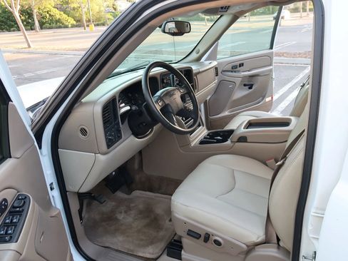 Used 2004 GMC Yukon XL SLT w/ Preferred Equipment Group image 13