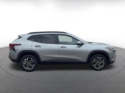 Used 2025 Chevrolet Trax LT w/ LT Convenience Package FWD image 13