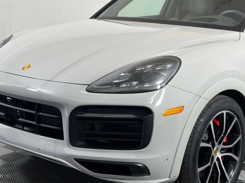 Certified 2022 Porsche Cayenne GTS AWD/4WD image 13