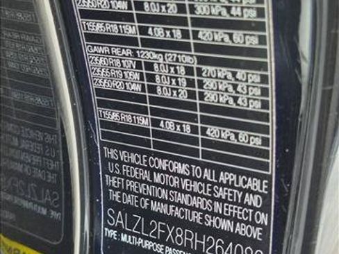 Used 2024 Land Rover Range Rover Evoque Dynamic SE AWD/4WD image 23