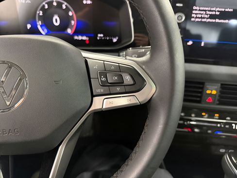 Certified 2025 Volkswagen Jetta SE image 12