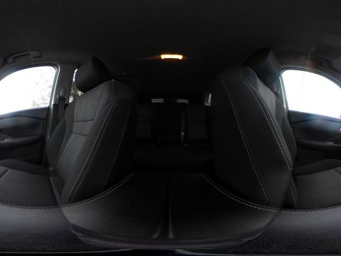 Used 2025 Nissan Rogue SV image 44