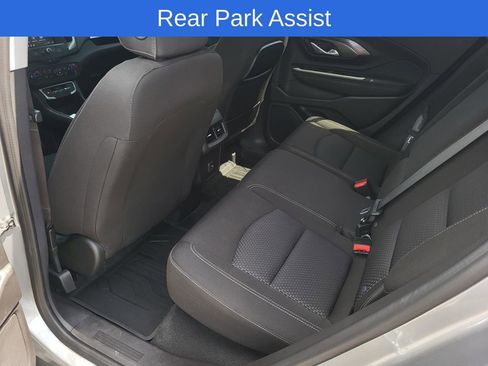 Used 2024 GMC Terrain SLE w/ Driver Convenience Package image 16