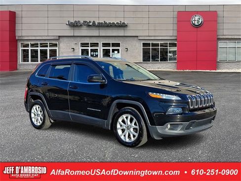 Used 2018 Jeep Cherokee Latitude image 1