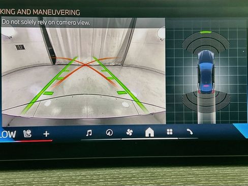 Used 2025 BMW i4 xDrive40i AWD/4WD image 17