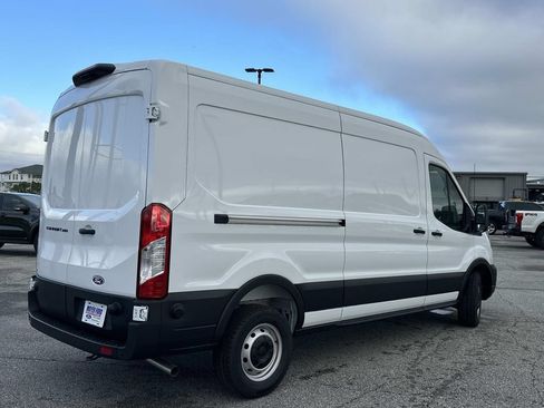 New 2026 Ford Transit 250 148 Medium Roof w/ Load Area Protection Package RWD image 5