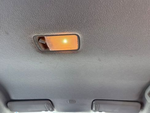 Used 2016 Nissan Versa S Plus image 10