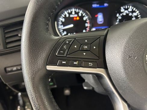 Used 2020 Nissan Rogue SV AWD/4WD image 16