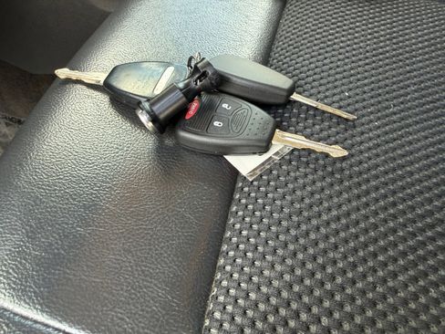 Used 2014 Jeep Compass Sport w/ Power Value Group FWD image 30