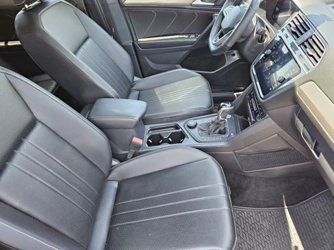 Used 2024 Volkswagen Tiguan SE R-Line AWD/4WD image 15