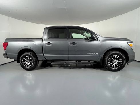 Used 2024 Nissan Titan SV w/ SV Convenience Package AWD/4WD image 8