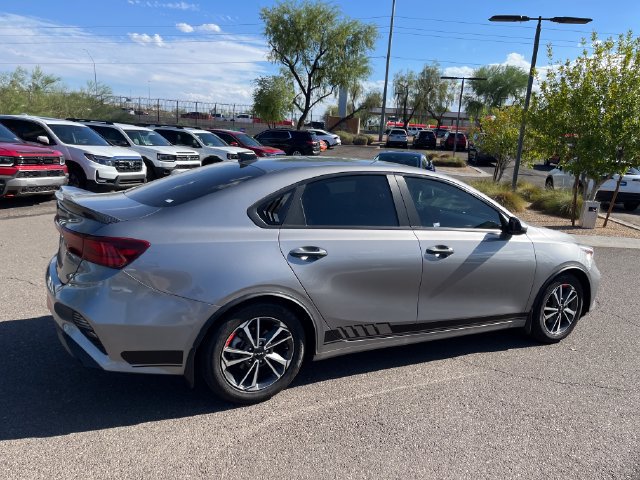 Used 2023 Kia Forte LXS FWD image 5