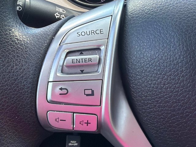 Used 2016 Nissan Rogue S w/ Appearance Package FWD image 23