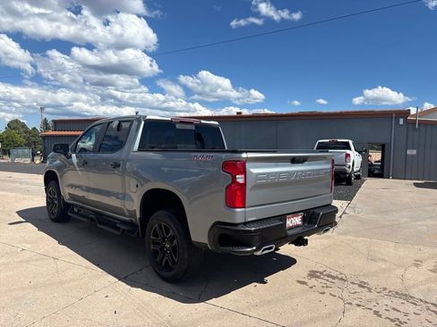 Used 2025 Chevrolet Silverado 1500 LT Trail Boss w/ Convenience Package II AWD/4WD image 5