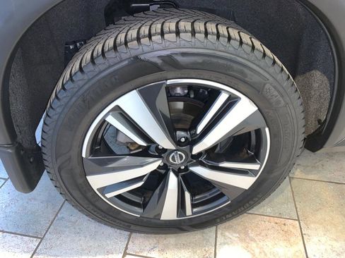 Used 2021 Nissan Rogue Platinum image 10