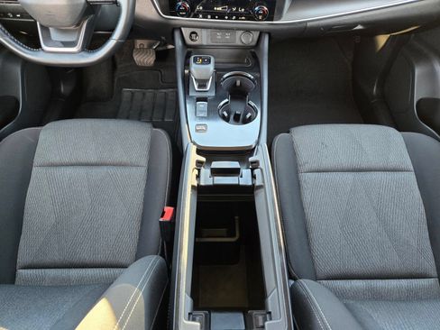 Used 2026 Nissan Rogue SV FWD image 19