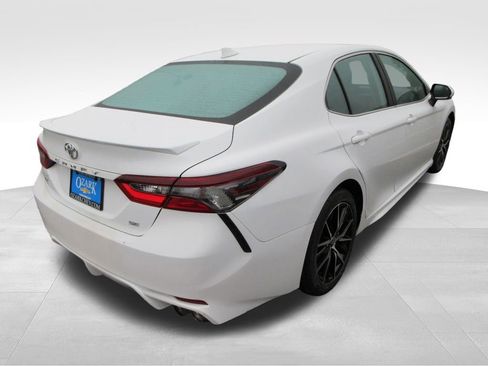 Used 2024 Toyota Camry SE FWD image 5