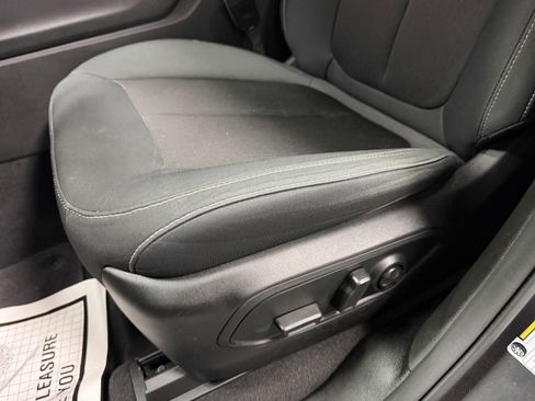 Used 2023 Jeep Grand Cherokee Laredo image 21