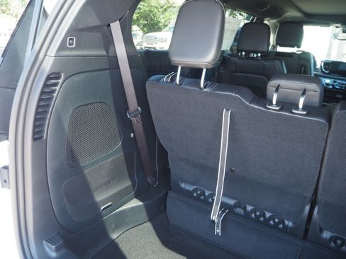 New 2025 Chrysler Pacifica Select w/ Uconnect Theater Family Group image 11