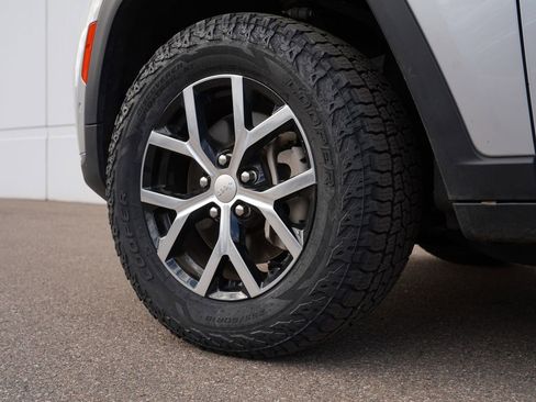 Used 2024 Jeep Grand Cherokee L Limited w/ Luxury Tech Group II image 35