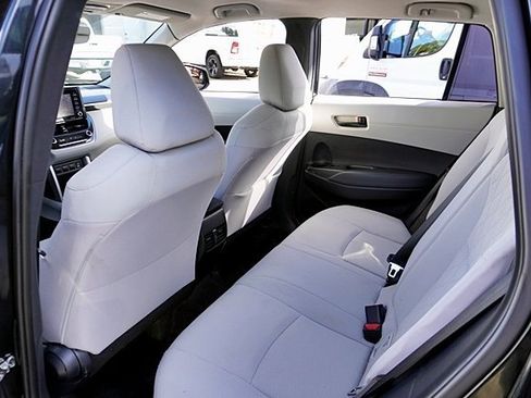 Used 2022 Toyota Corolla Cross L image 18