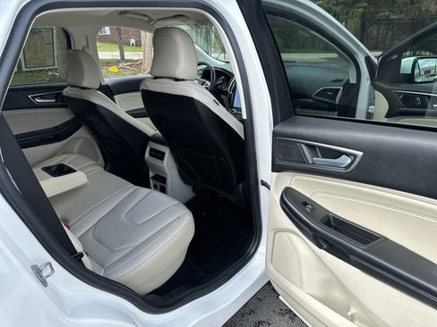 Certified 2022 Ford Edge Titanium AWD/4WD image 18