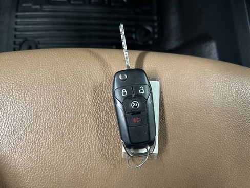 Used 2022 Ford F350 Lariat w/ Lariat Value Package image 38