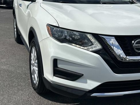 Used 2019 Nissan Rogue S w/ Special Edition Package FWD image 13