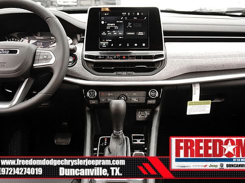 New 2026 Jeep Compass Latitude image 19