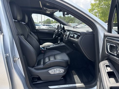 Used 2016 Porsche Macan Turbo AWD/4WD image 13