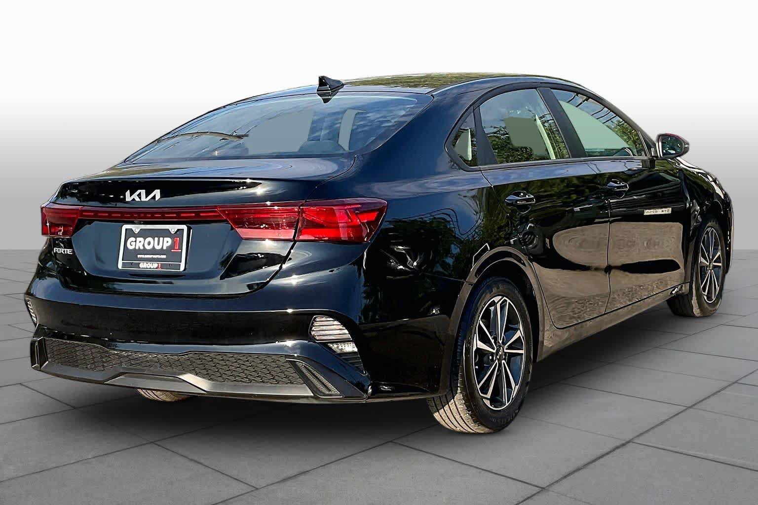Used 2024 Kia Forte LXS w/ LXS Technology Package FWD image 12