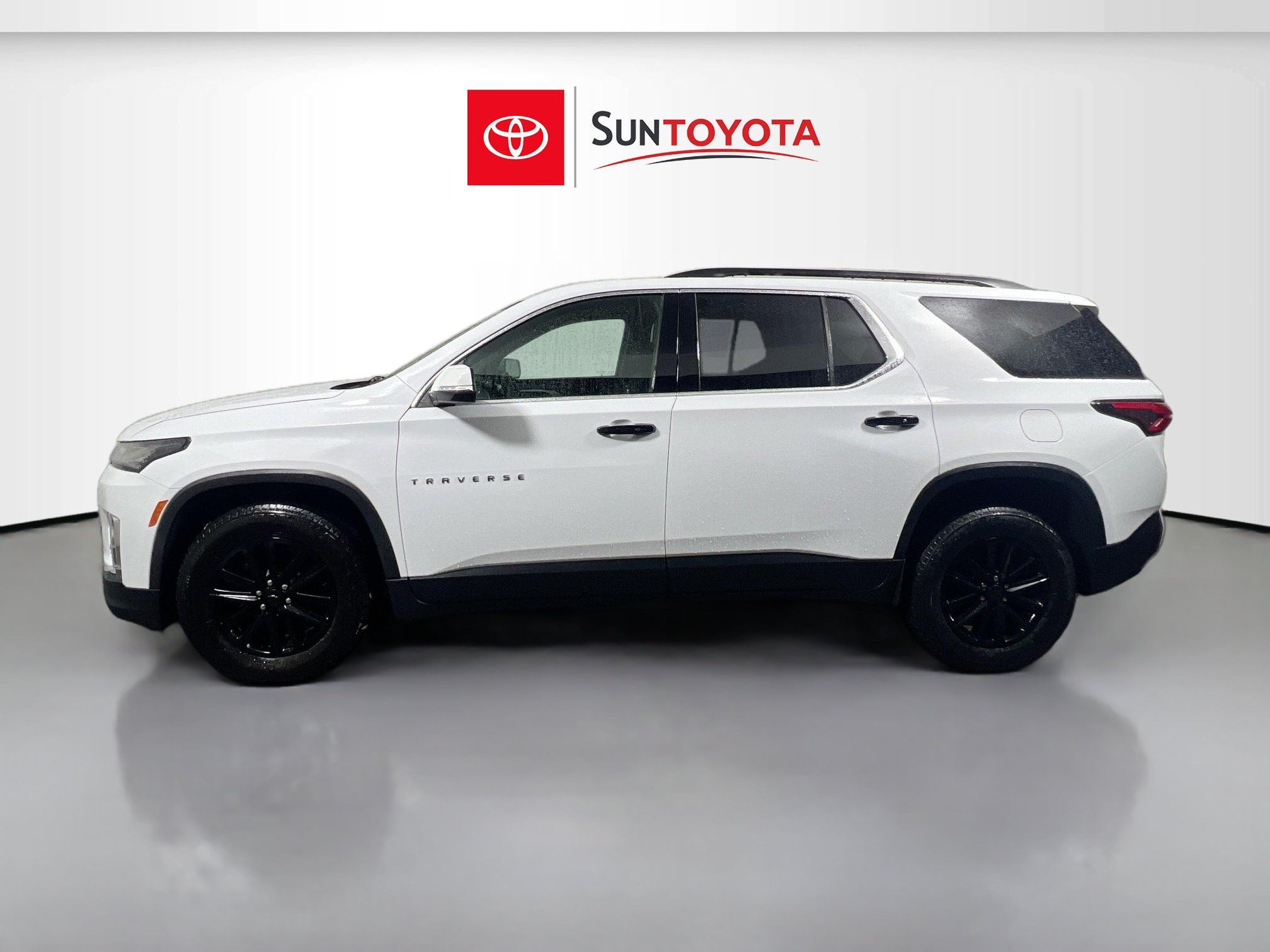 Used 2023 Chevrolet Traverse LT FWD image 7