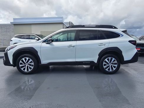 Used 2023 Subaru Outback Premium AWD/4WD image 6