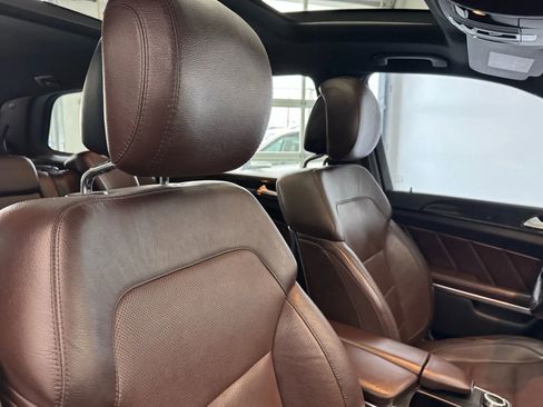 Used 2015 Mercedes-Benz GL 550 4MATIC image 22