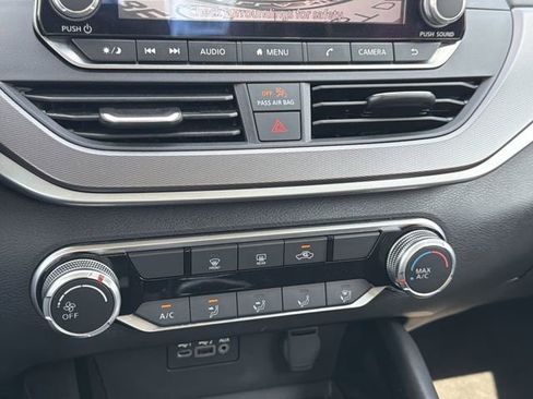 Used 2024 Nissan Altima 2.5 SR FWD image 7