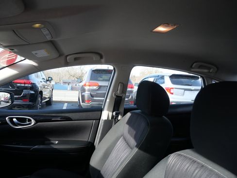 Used 2019 Nissan Sentra SV image 11